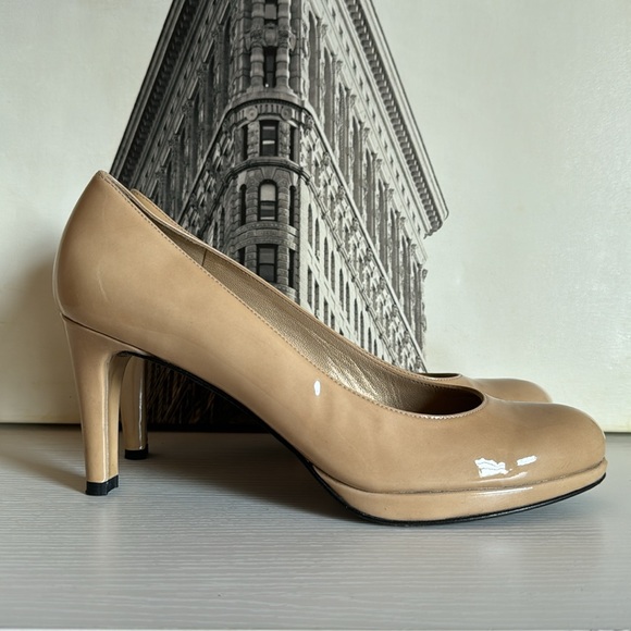 EUC Stuart Weitzman - Picture 3 of 8